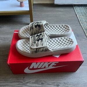 Under Armour Men’s Freedom Ignite Pro 8 Desert Sand Slides